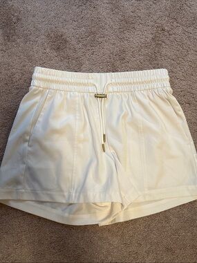 STYLUS Cream Elastic Waist Athletic Shorts with Gold Accents